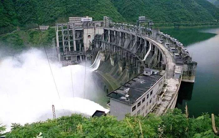 水力发电(图1)